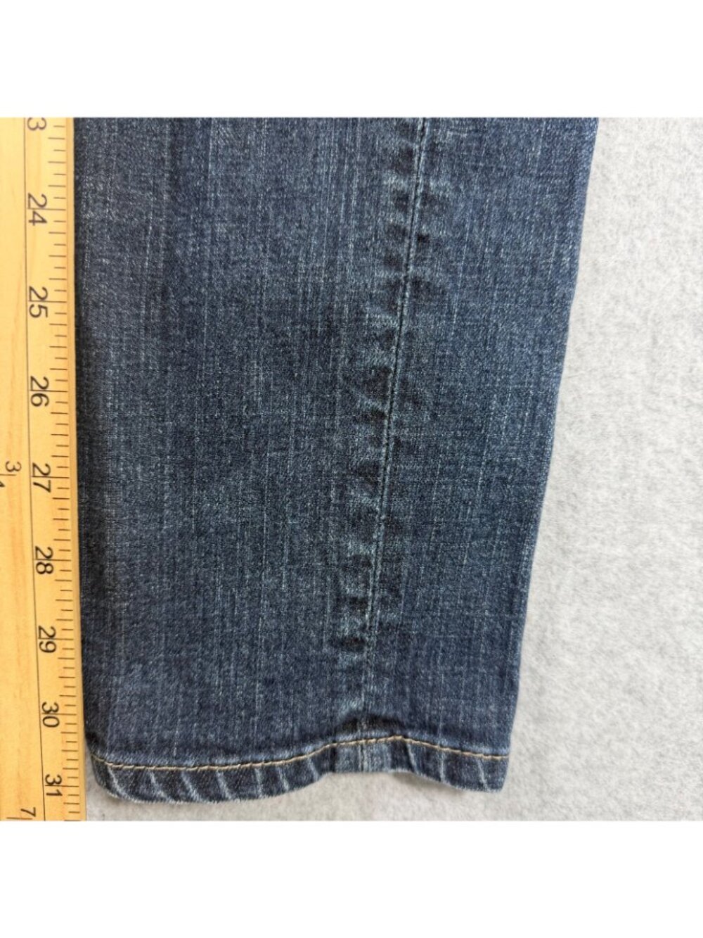 Levi’s 511 Men’s Jeans 34x32 Slim Fit Blue Denim Distressed Faded Cotton - Picture 10 of 10